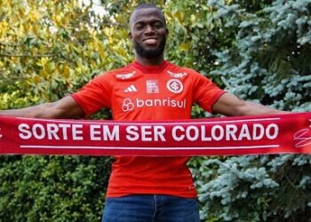 Énner Valencia recibió ovaciones de los hinchas del Inter en Brasil