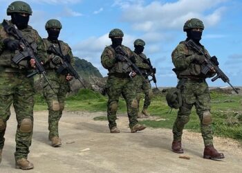 Alcaldesa de Muisne gestiona presencia de las Fuerzas Armadas para garantizar seguridad a turistas y población local